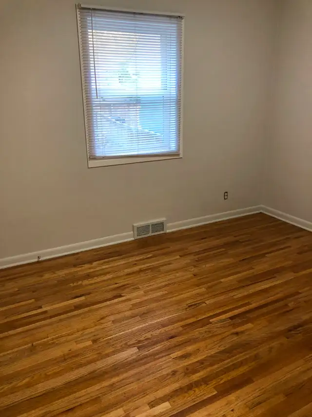 Marda Loop  2 Bedrooms Apartment upper floor $1575 - Photo 5