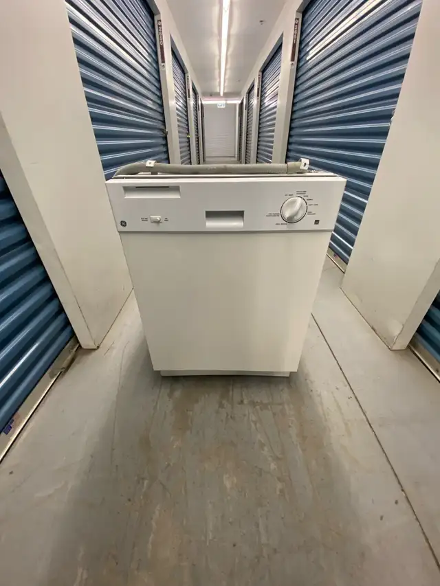 GE STAINLESS DISHWASHER - Photo 3