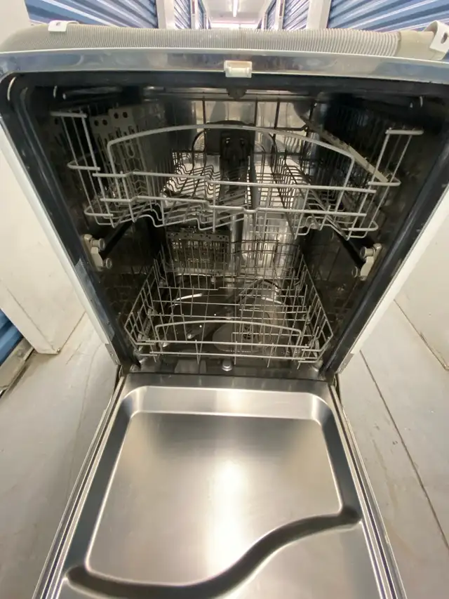 GE STAINLESS DISHWASHER - Photo 8