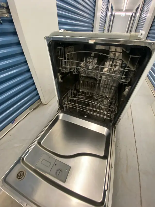 GE STAINLESS DISHWASHER - Photo 10