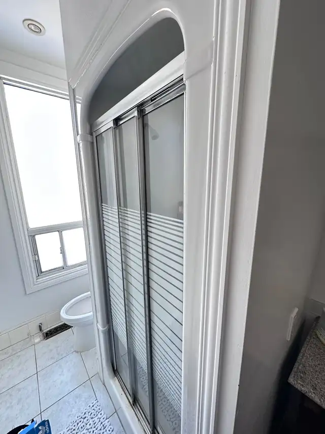 immediate sharing accommodation downtown Toronto - Photo 7