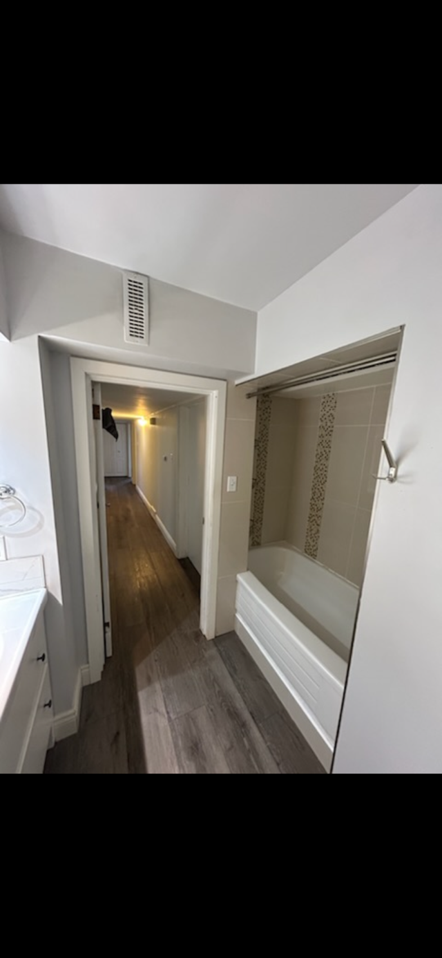 Inner City : bridgeland basement appartment for rent - Photo 2
