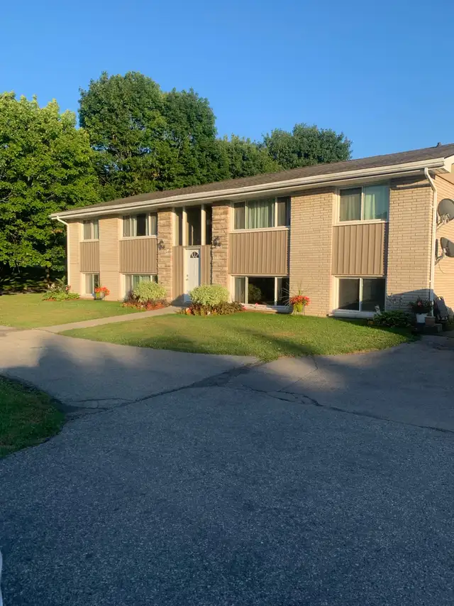 Simcoe Apartment for Rent
