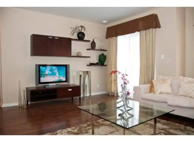 Modern condo ville saint-laurent BOIS FRANC 4 ½ rent / à louer - Photo 4