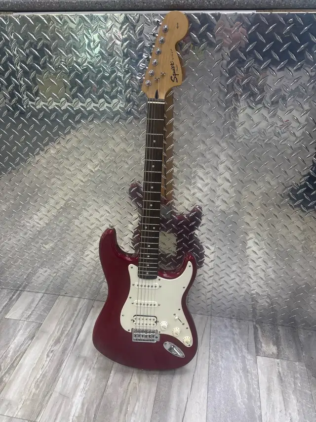 Fender Squier Affinity Strat Electric Guitar