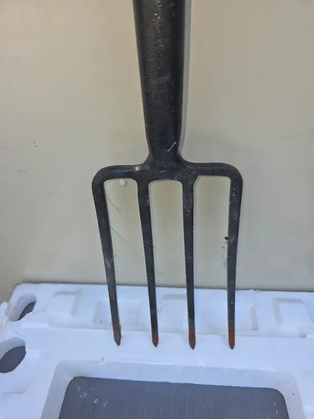 9' x 5' Border Pitch Fork Epoxy Coated Tubular Steel Handle - Photo 2