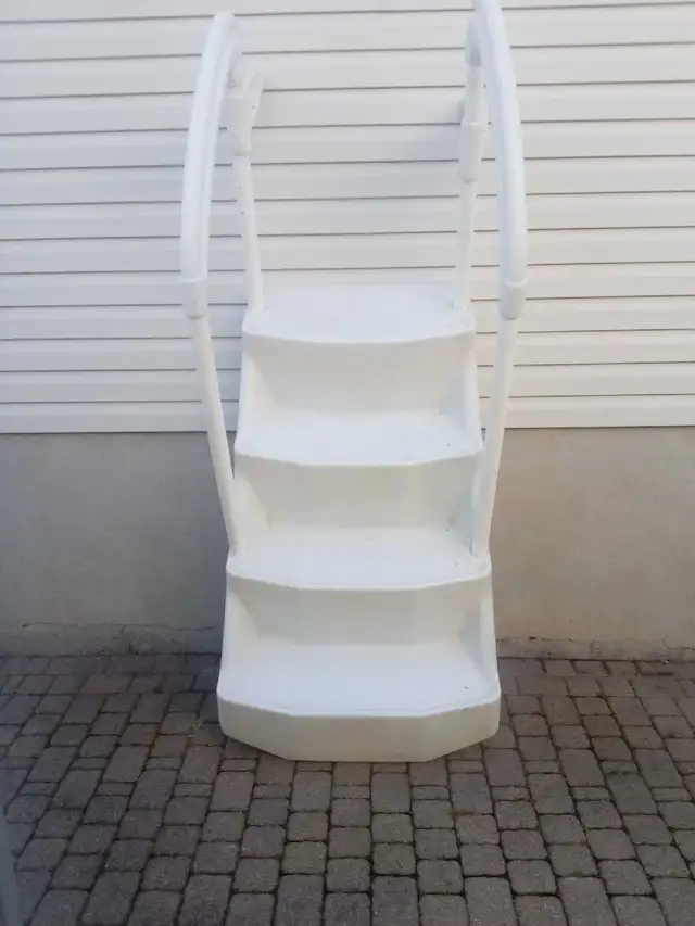 pool ladder for above ground pool very good condition - Photo 2