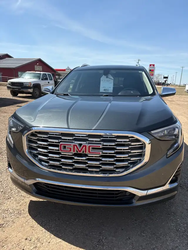 2018 GMC Terrain Denali AWD - Photo 2