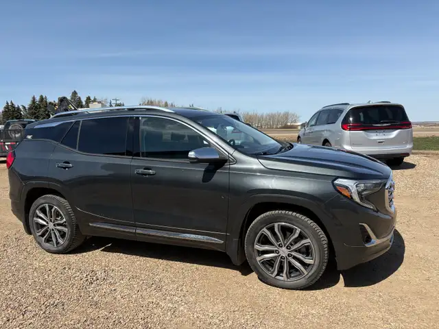 2018 GMC Terrain Denali AWD - Photo 3