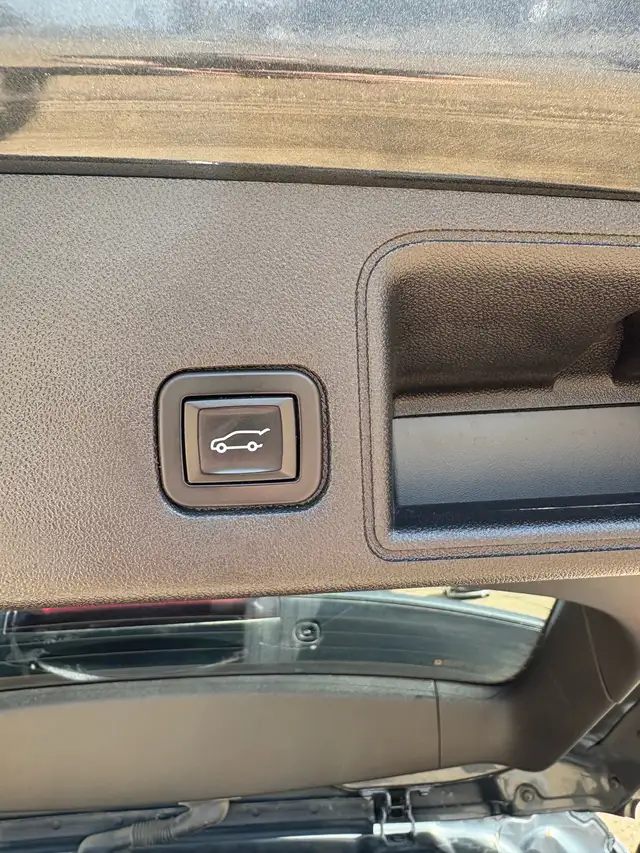 2018 GMC Terrain Denali AWD - Photo 6