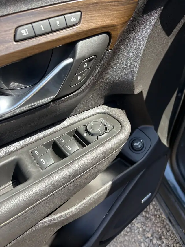 2018 GMC Terrain Denali AWD - Photo 10