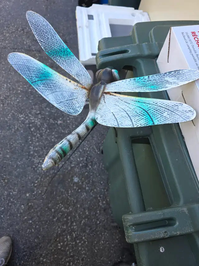 Dragon Fly Yard Decoration On A Shaft To Repel/Scare Insects - Photo 2