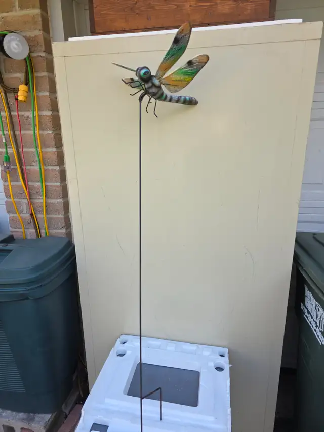 Dragon Fly Yard Decoration On A Shaft To Repel/Scare Insects - Photo 4