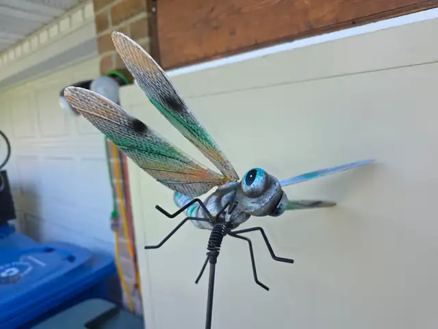 Dragon Fly Yard Decoration On A Shaft To Repel/Scare Insects - Photo 8
