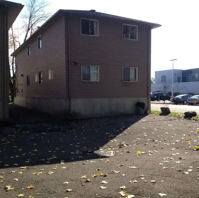Private room for rent @ Oxford & Wharcliffe! 10 Min bus to UWO - Photo 6