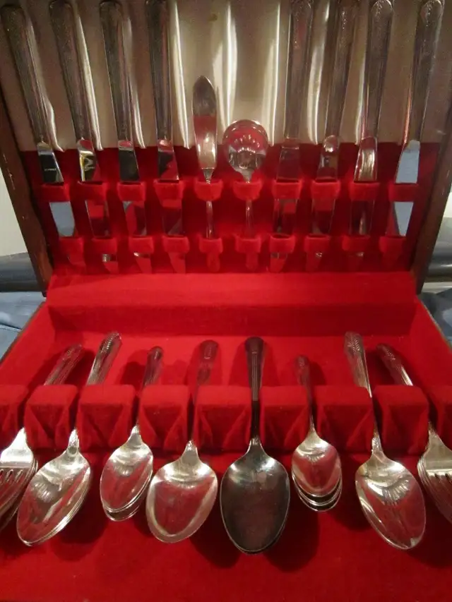 #1-4  ALLURE silverware set for 8 - Photo 2