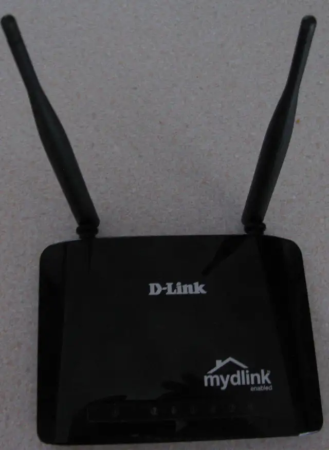 D-Link N300 DIR-605L Router - Photo 2