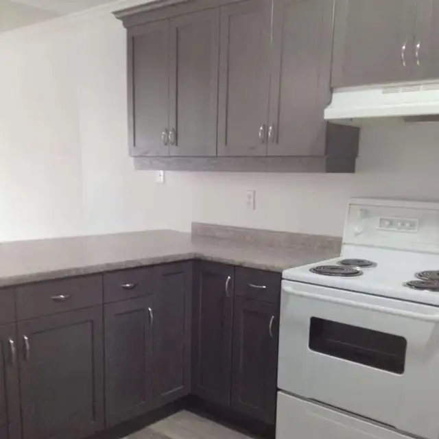 Bedroom for Sept-May @ Oxford & Wharncliffe 10 min bus to UWO - Photo 7