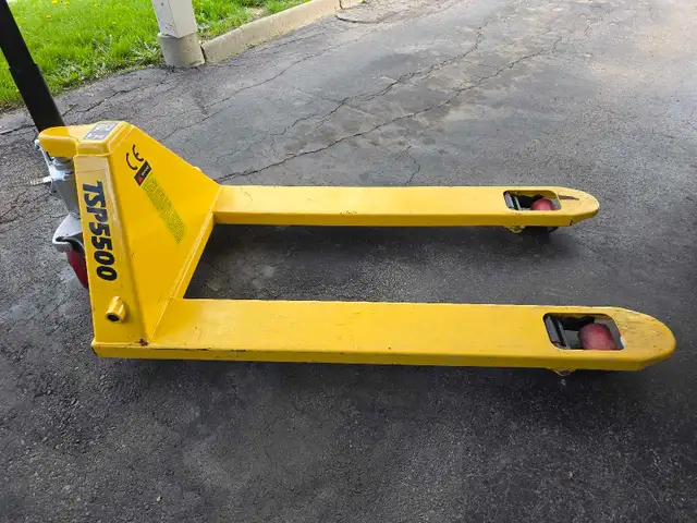 TSP5500 pallet truck – 5500 lb Capacity - Photo 2