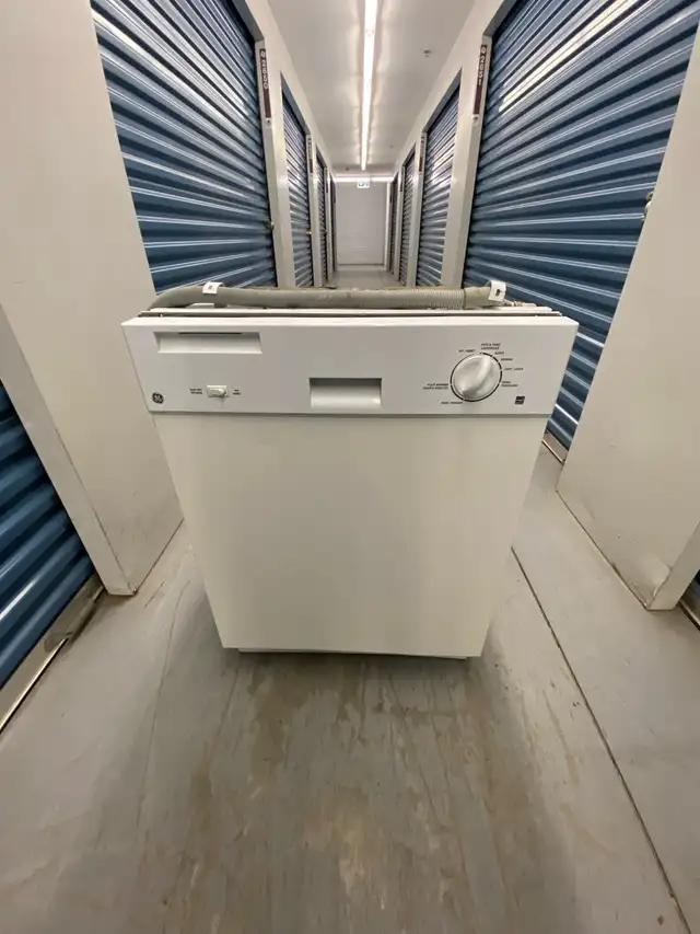 WHITE GE DISHWASHER - Photo 2