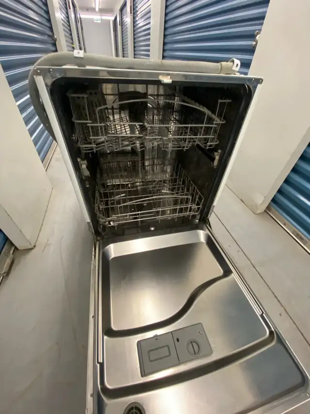 WHITE GE DISHWASHER - Photo 7