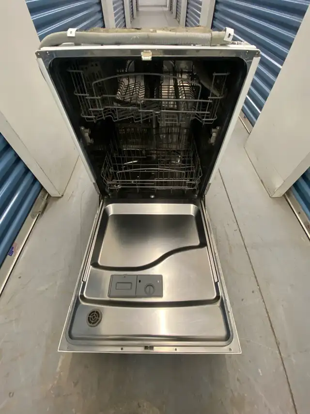 WHITE GE DISHWASHER - Photo 10