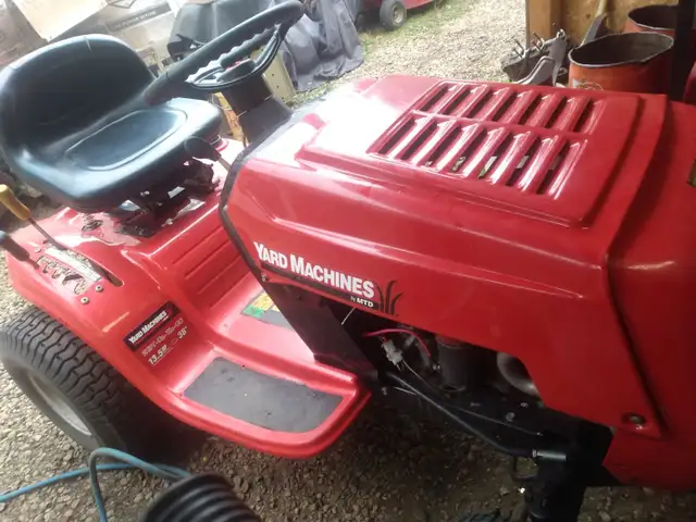 assorted lawn tractor STRIPPED FOR PARTS! - Photo 4