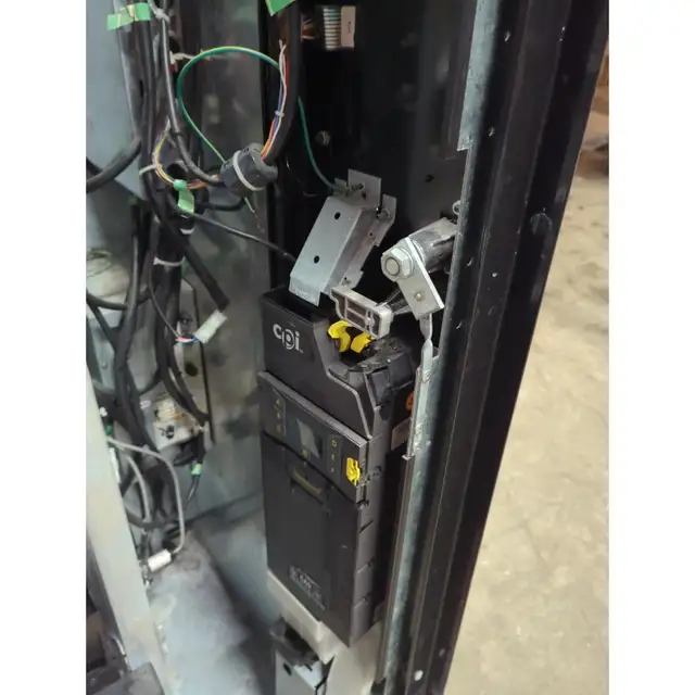 Dixie Narco DN5591 Commercial Vending Machine Pop, Water, Cans, - Photo 5