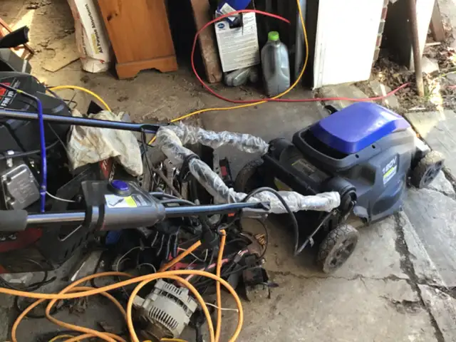 CORDED ELECTRIC LAWNMOWER ( KOBALT)  almost new - Photo 5