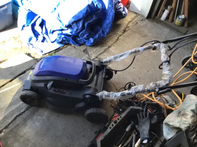CORDED ELECTRIC LAWNMOWER ( KOBALT)  almost new - Photo 6