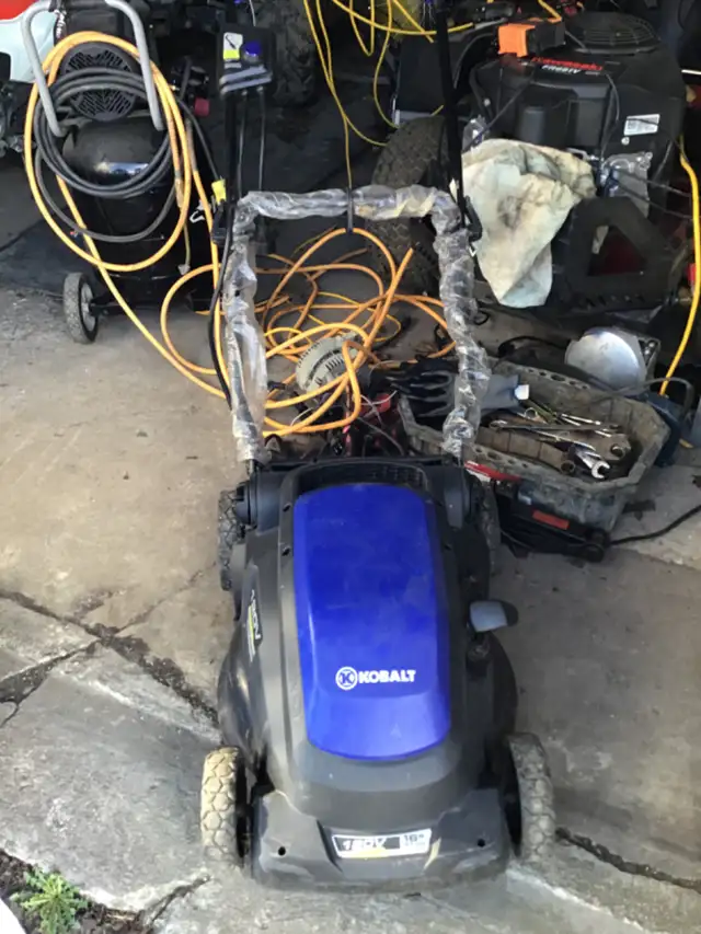 CORDED ELECTRIC LAWNMOWER ( KOBALT)  almost new - Photo 7