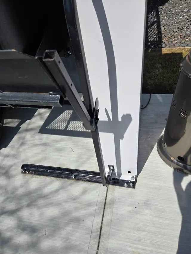 VERTICAL HOME WHEELCHAIR LIFT - Photo 3