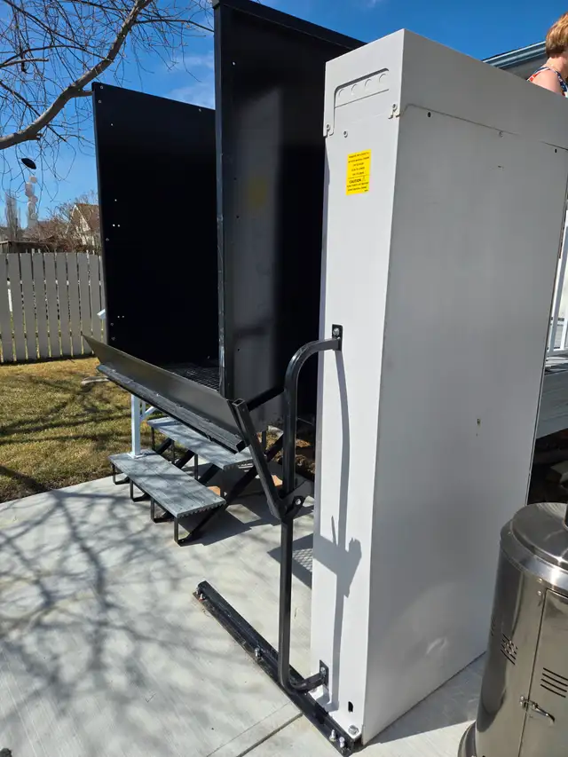 VERTICAL HOME WHEELCHAIR LIFT - Photo 4