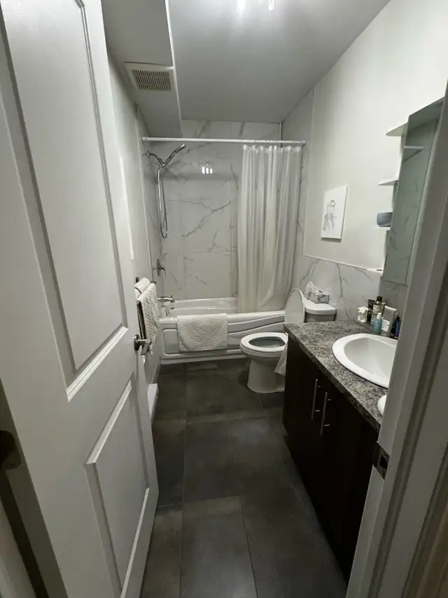 renovated  3 1/2 à louer - Photo 3