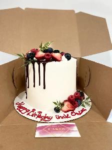 Strawberry cakes custom cakes berries cake topping