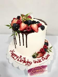 Strawberry cakes custom cakes berries cake topping - Photo 7