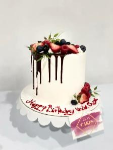 Strawberry cakes custom cakes berries cake topping - Photo 9