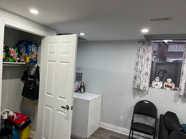 Legal 2 bedrooms basement for rent Countryside & Dixie rd Brampt - Photo 9