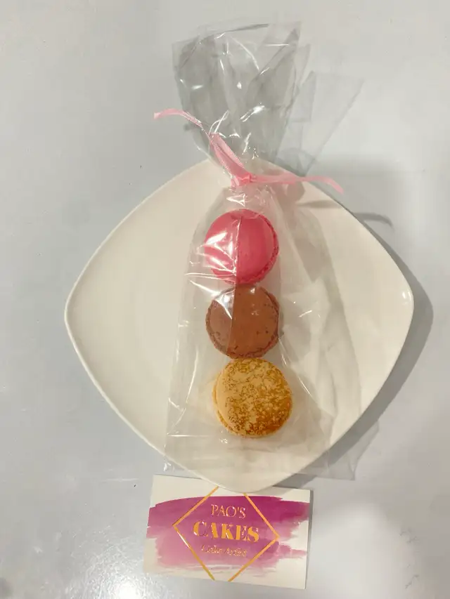 Individual macarons in packaging - Photo 3