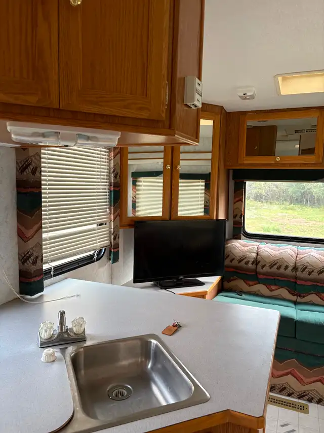 97 Vanguard 5th Wheel Camper - Photo 6