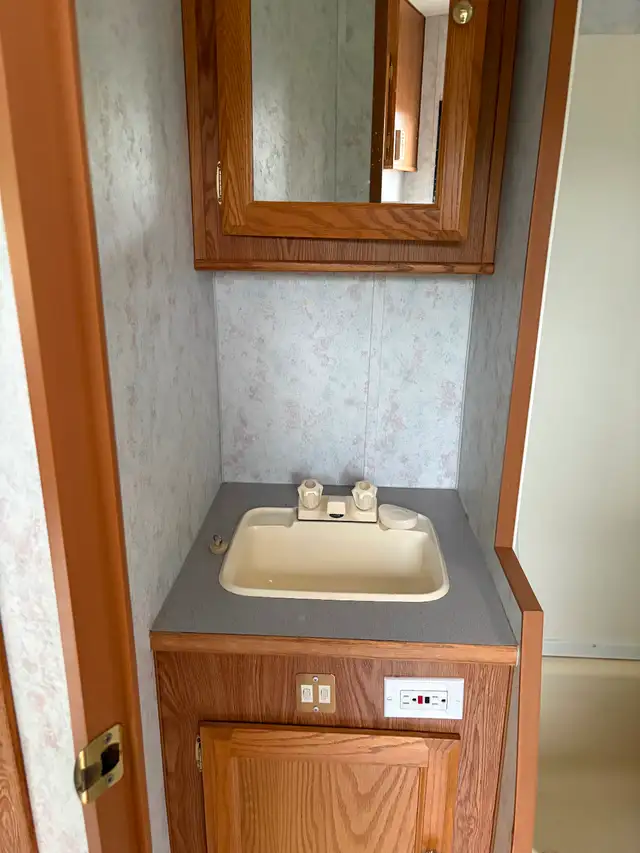 97 Vanguard 5th Wheel Camper - Photo 10