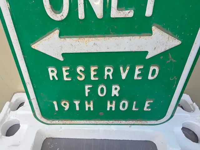 Novelty Metal Signs Golfer's Parking Only Reserved For 19 Holes - Photo 3