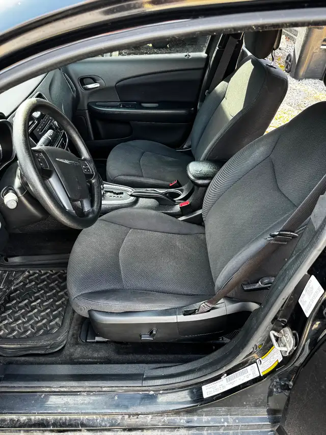 LOW PRICE! 2014 Chrysler 200 Lx 3.6L V6 Auto - Photo 5