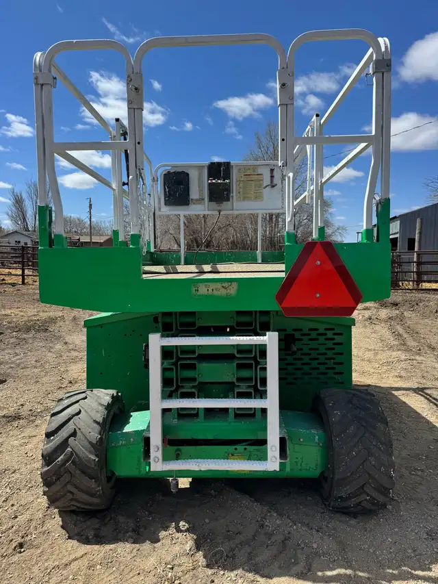2015 JLG 26MRT SCISSOR LIFT - Photo 3