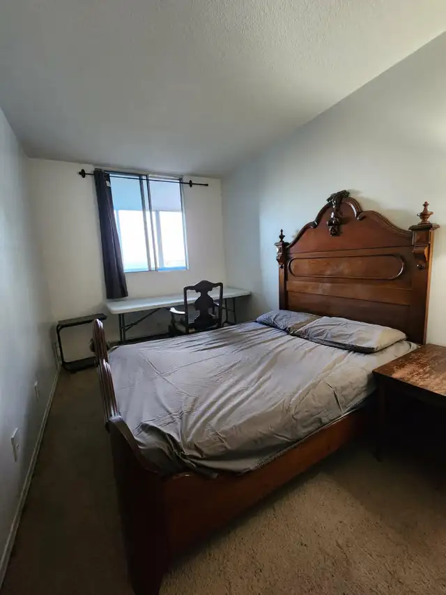 Fully furnished private room Ottawa - Photo 3