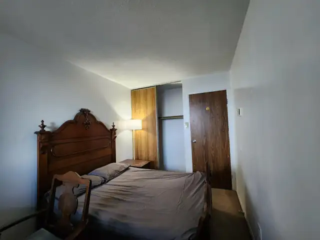 Fully furnished private room Ottawa - Photo 4