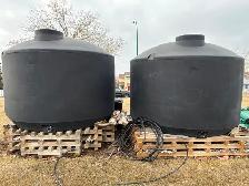 3400 gallon plastic water / liquid storage tanks