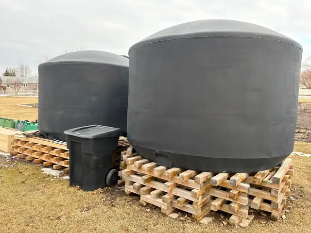 3400 gallon plastic water / liquid storage tanks - Photo 3