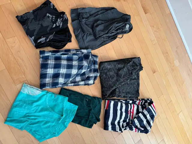 Woman’s Large & XLarge Clothing Tops, pants etc - Photo 4