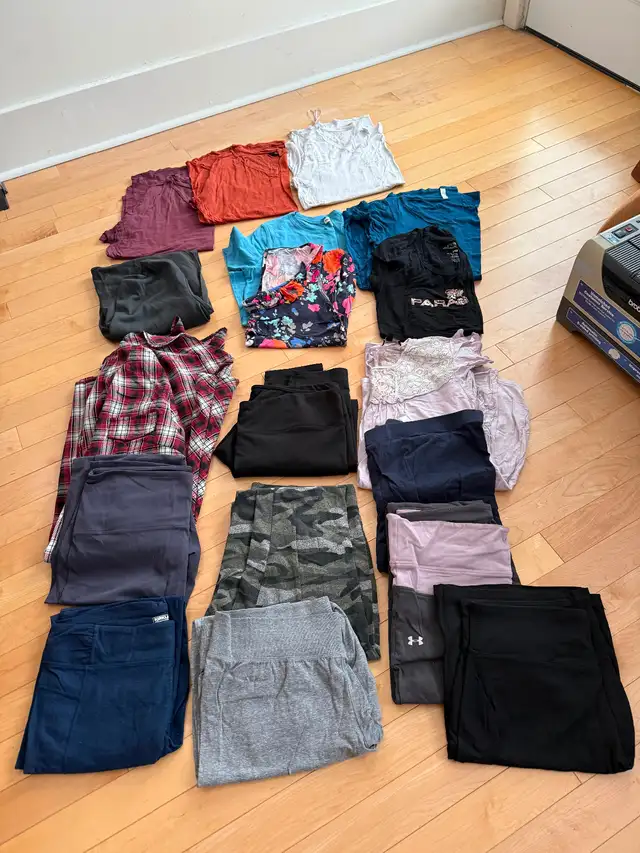 Woman’s Large & XLarge Clothing Tops, pants etc - Photo 7